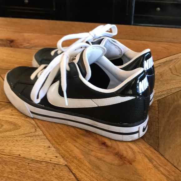 Nike Shoes - Women’s Nike shoes